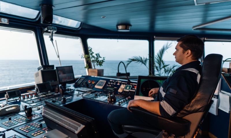 UK COC holder Officer of the watch (OOW) navigating from the deck department